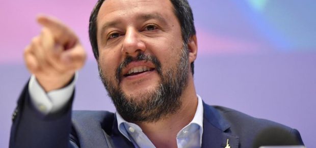 Salvini nyerhette az első menetet a bíróságon