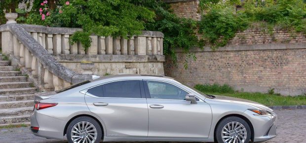 Lexus ES 300h Luxury – Útra készen
