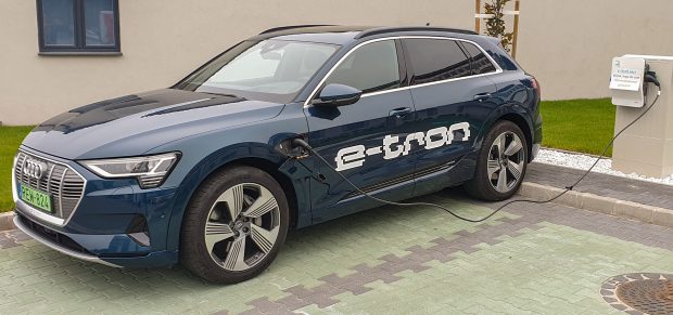 Audi e-tron Advenced 55 quattro – Elektromos rakéta