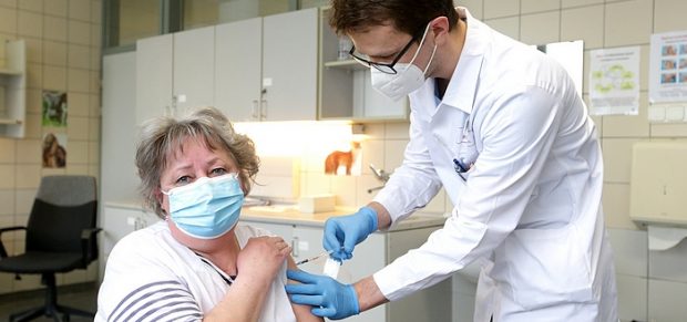 A Covid-védőoltásra kötelezés munkajogi kérdései