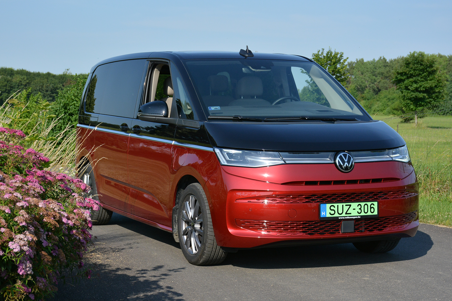 Volkswagen T7 Multivan Style Plug-in Hybrid